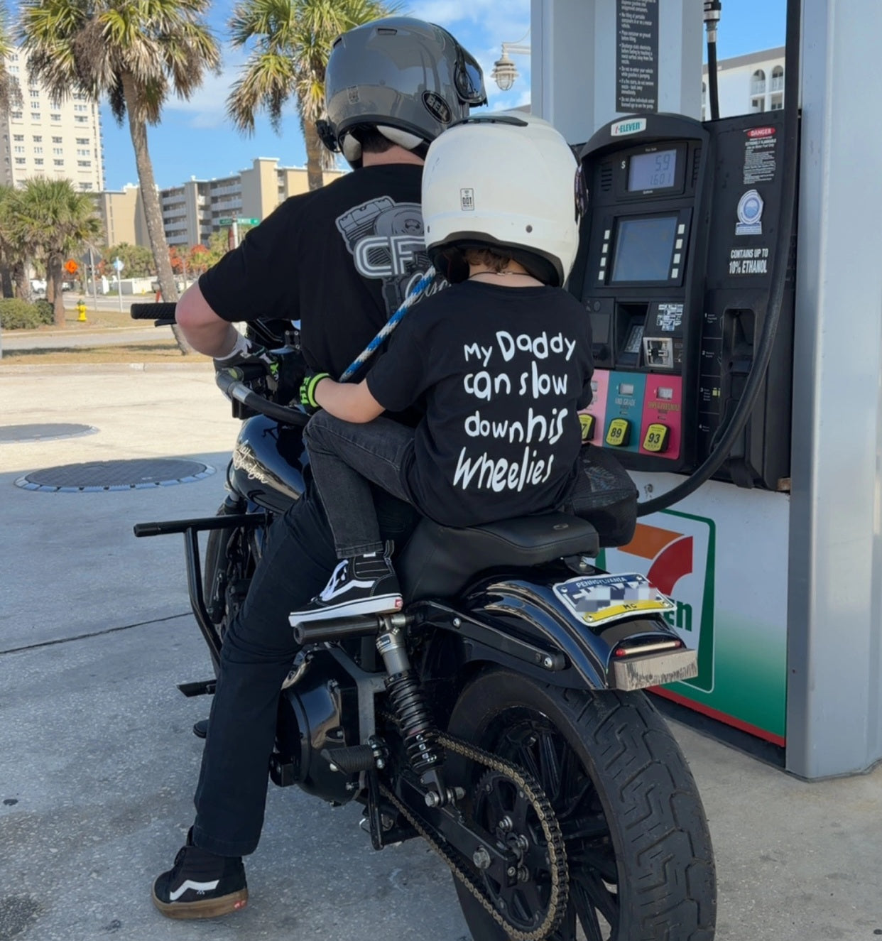 Dad can drop back kids T